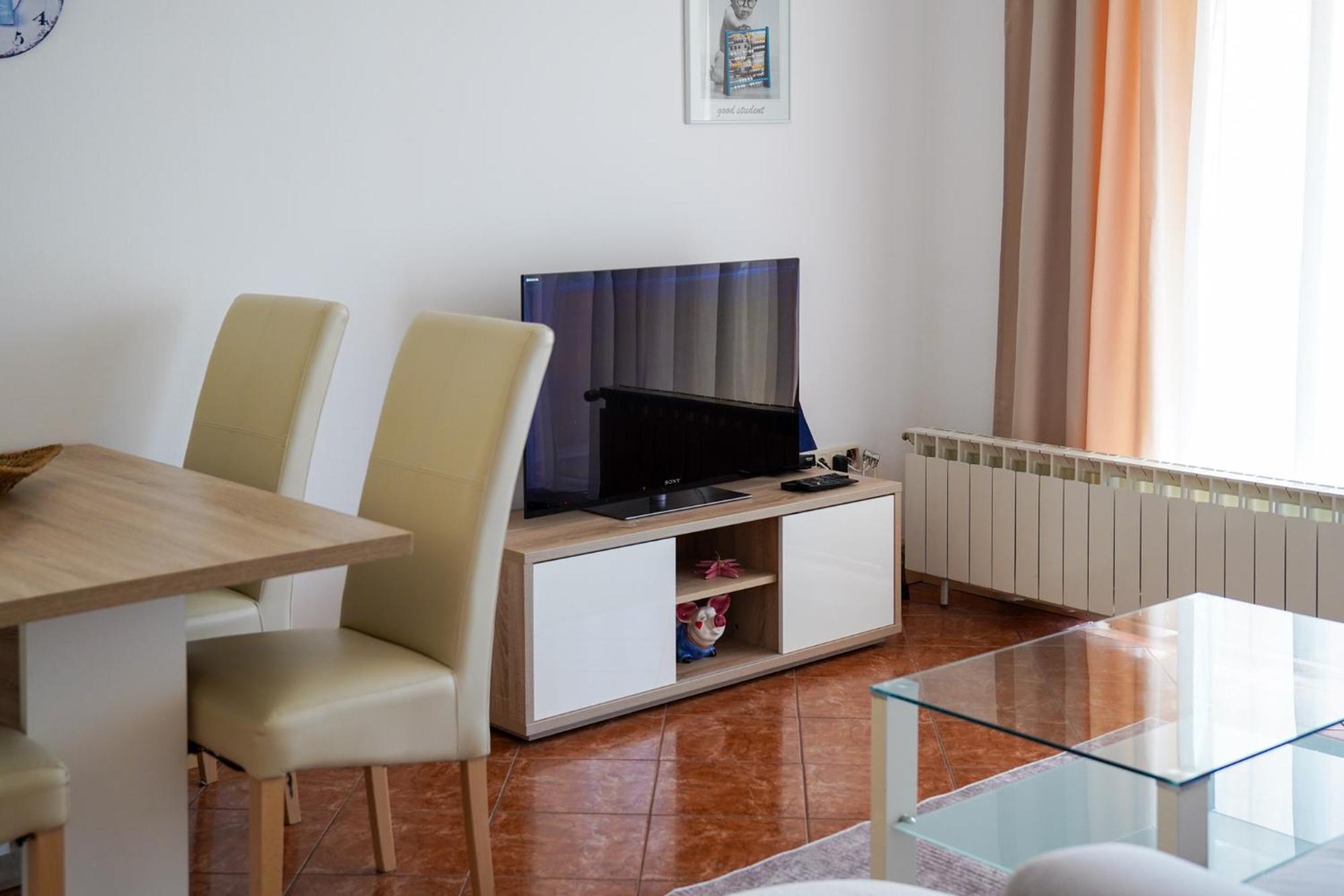Апартаменти Apartman Lana Омишаль Екстер'єр фото
