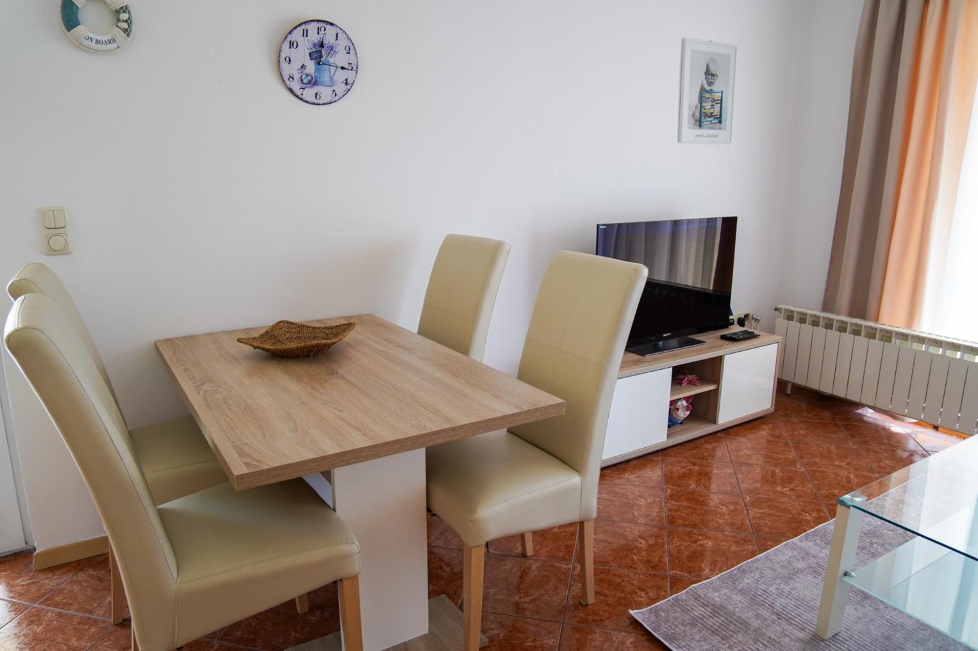 Апартаменти Apartman Lana Омишаль Екстер'єр фото