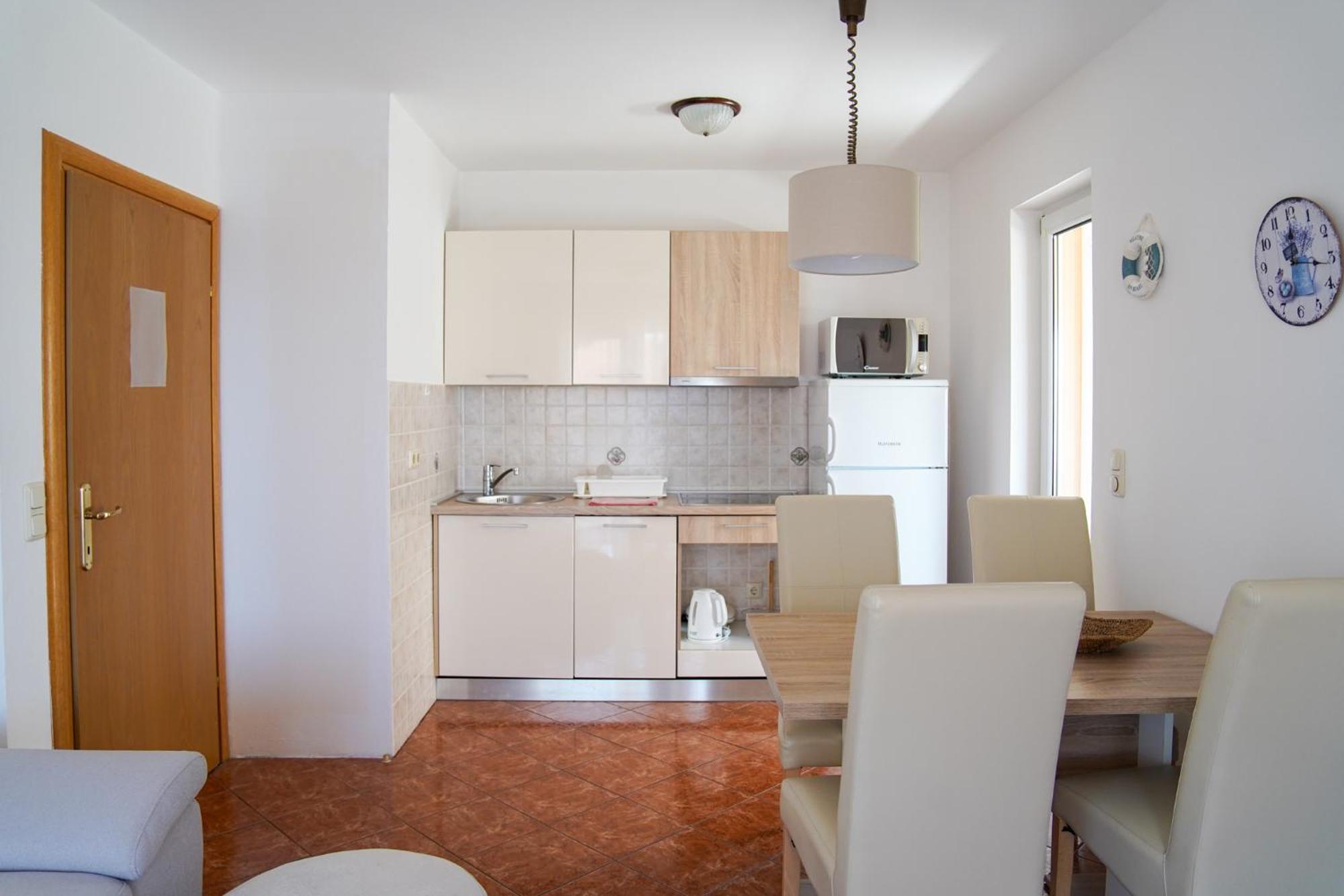 Apartman Lana Омишаль Екстер'єр фото