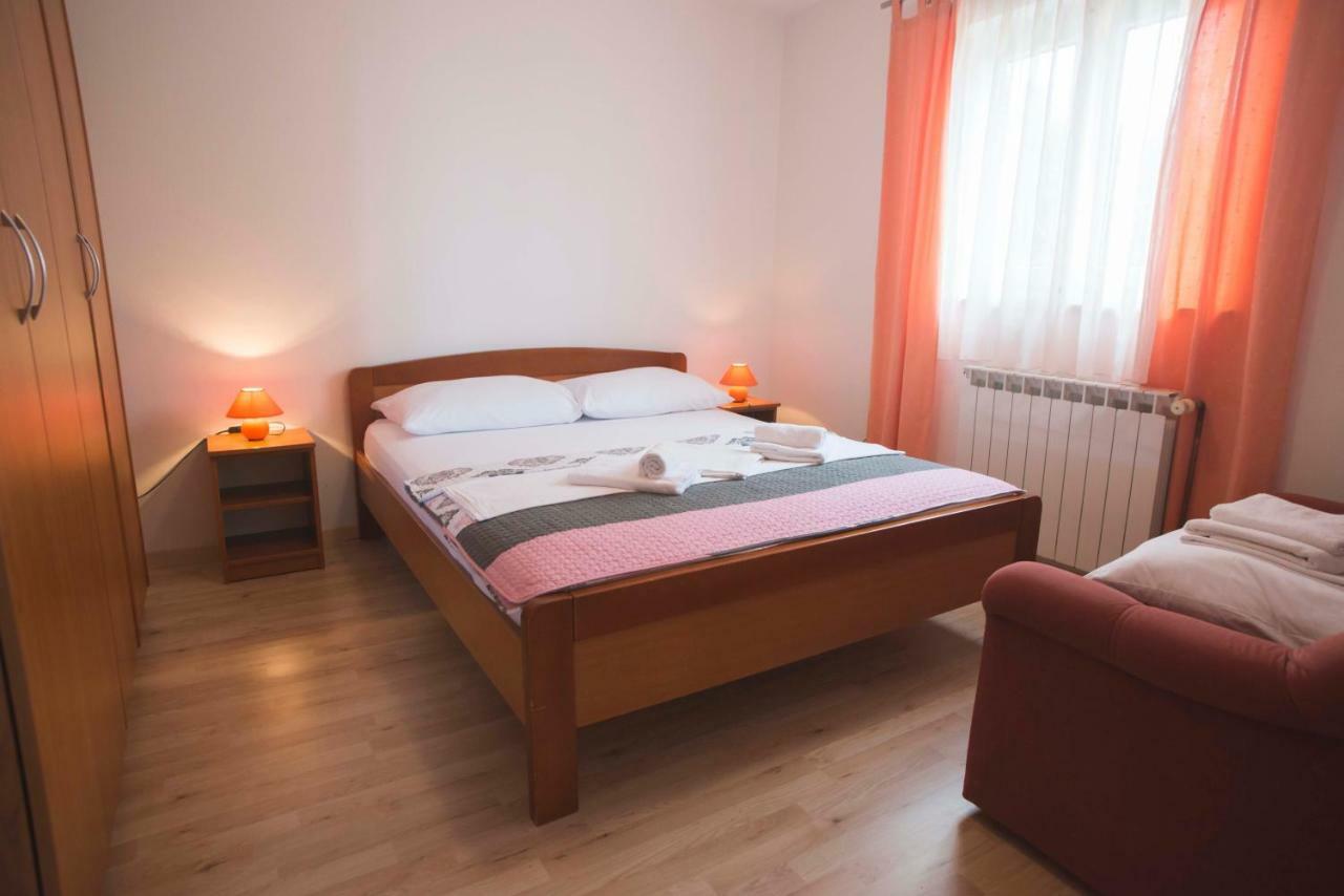 Апартаменти Apartman Lana Омишаль Екстер'єр фото